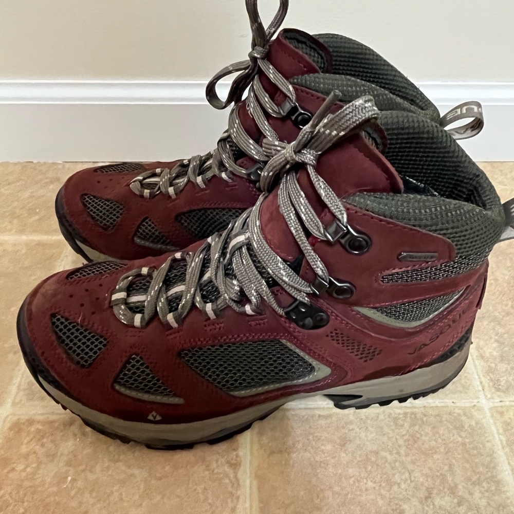 Vasque Mid Women's Goretex Waterproof Hiking Boots Sz 10